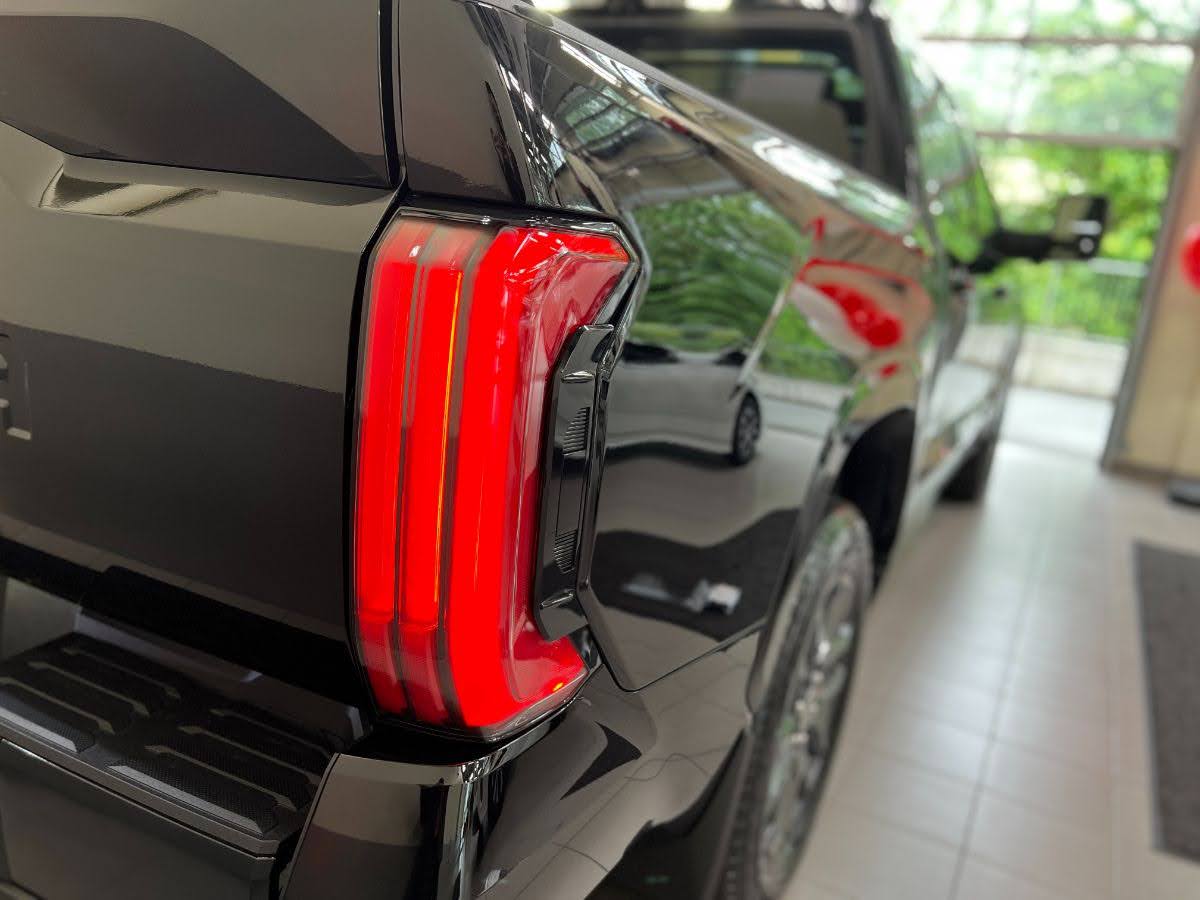 2022 Tundra Platinum Photo Gallery in Black 28 2022 Tundra Platinum Photo Gallery in Black 28